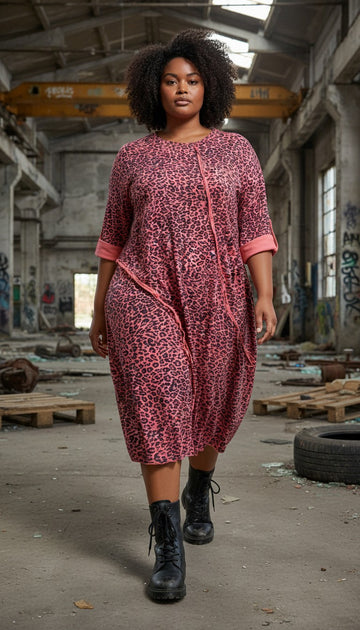 flot coral farvet leopard kjole fra akh fashion