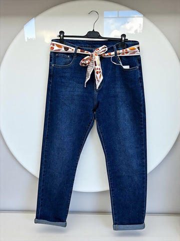 flotte mom fit jeans fra g-smack med bælte