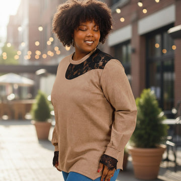 flot camel sweatshirt med sorte blonder fra little italy