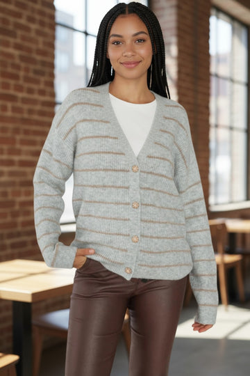 mega lækker cardigan fra damernes-magasin.online.