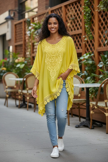 flot gul poncho fra little italy.